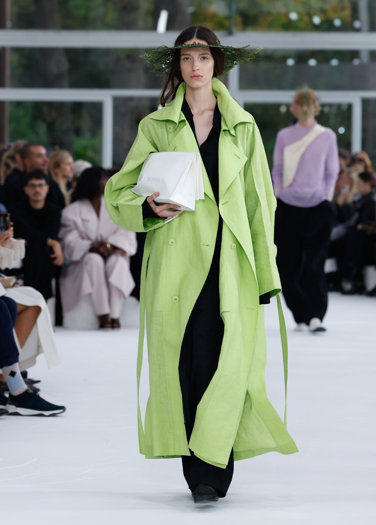 ISSEY MIYAKE SPRING SUMMER 2025 コレクション 21 – isseymiyake.com
