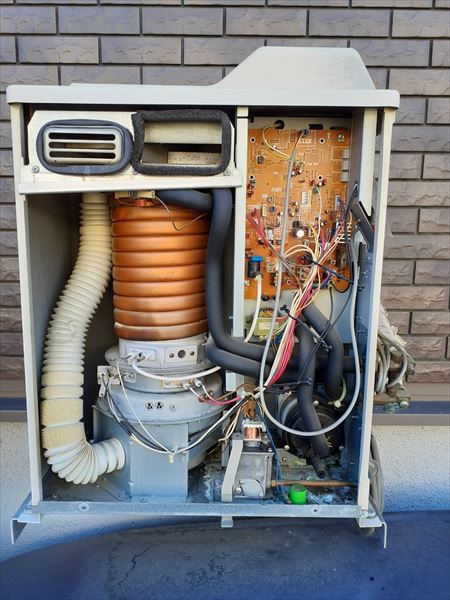 松本市｜温水ルームヒーター1：4｜3部屋対応の室外機で4つめの室内機は