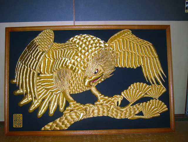 松に鷹 刺繍額 特殊 壁飾り 世界にひとつ