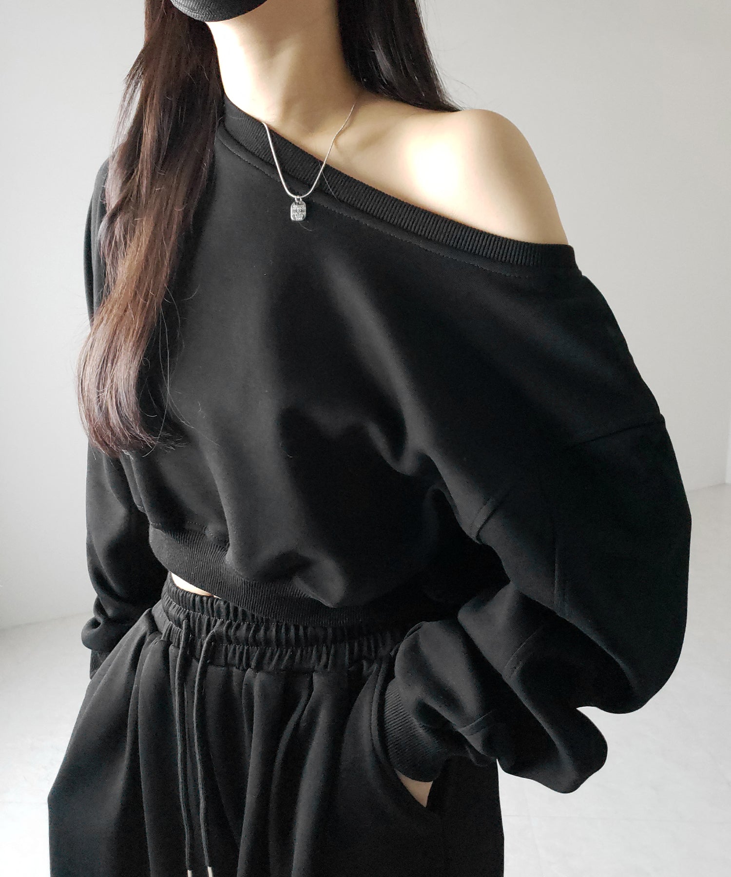 セットアップ 】ワンショルダーショートスウェットトップス ＋ タック