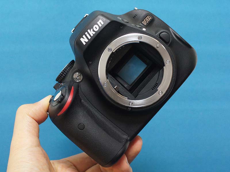 ニコン Nikon D5100の外観をみる /monox デジカメ 比較 レビュー