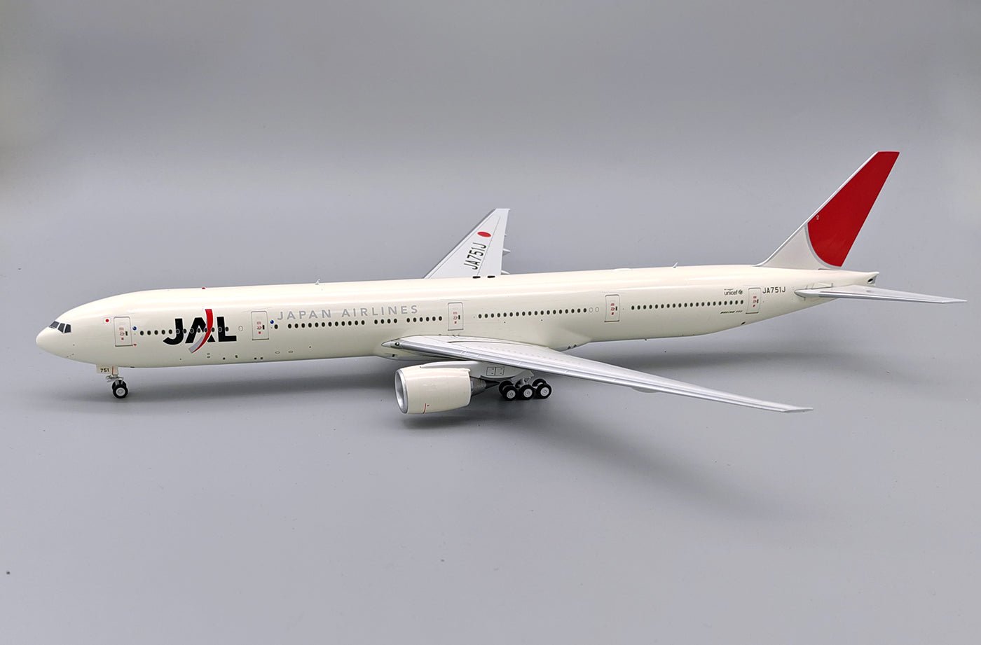 B-Models B-773-JL-51J 1:200 Japan Airlines Boeing 777-346 – MTS