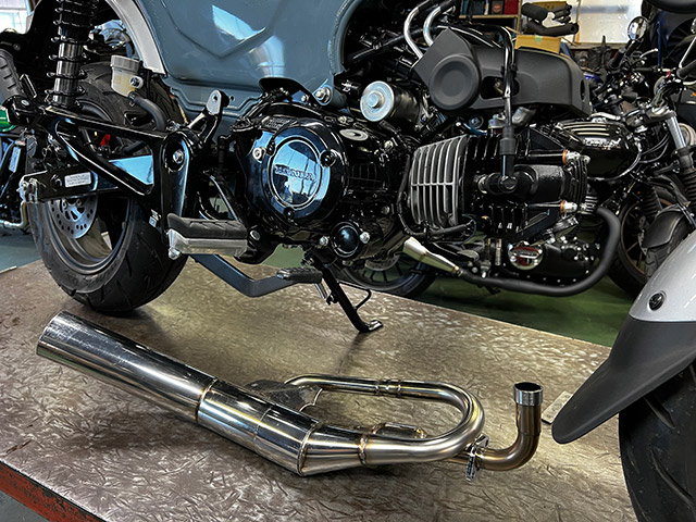 Dax125 Short | 忠さんが陣頭指揮をとってマフラーを開発していく実際