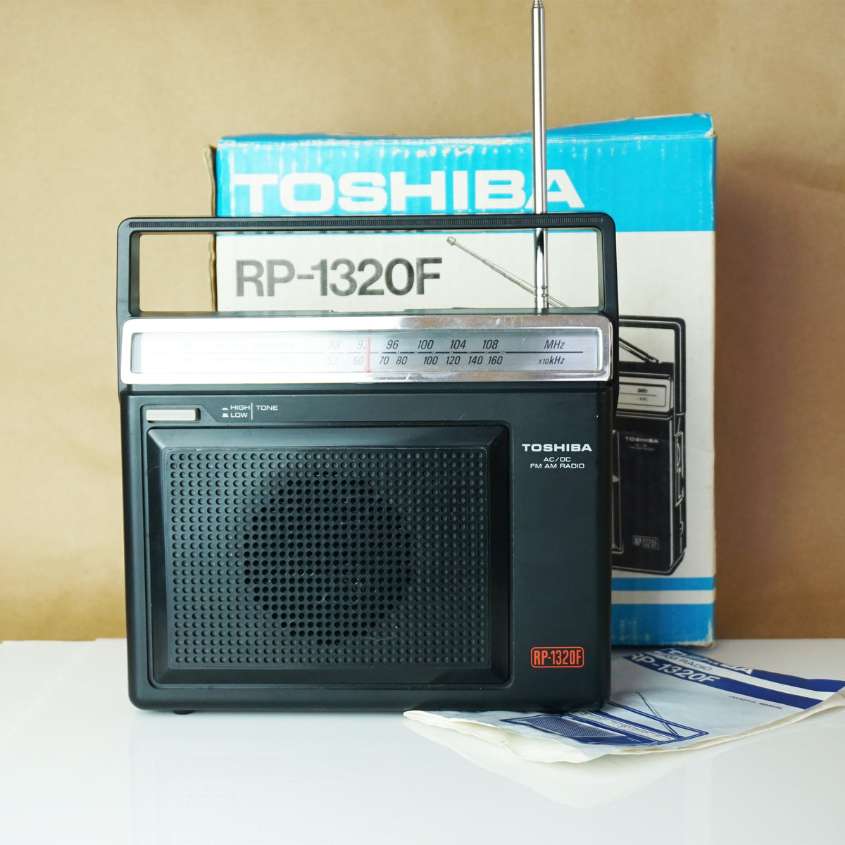1968 Vintage TOSHIBA RP-1320F AM/FM 2Band Transistor Radio. Box