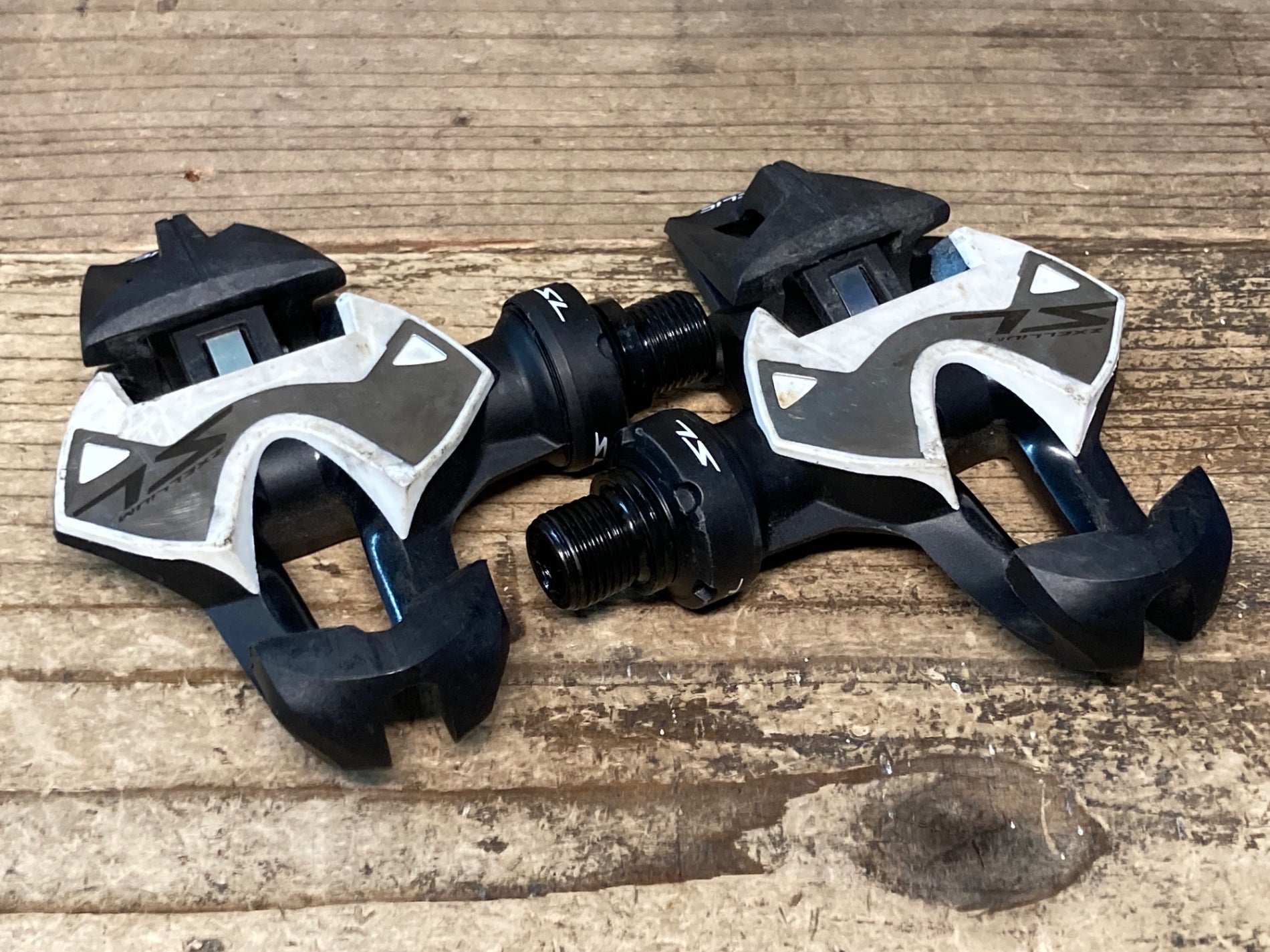 JG489 マヴィック MAVIC ZXELLIUM SL ビンディングペダル 白黒 – BICI