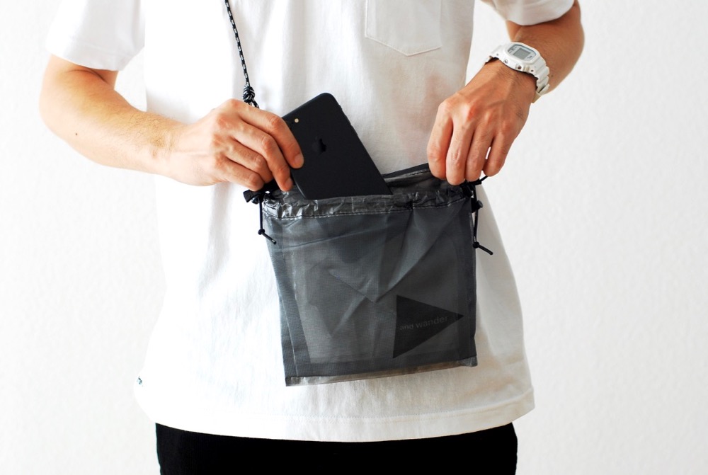 and wanderの人気サコッシュなど続々入荷です。〜and wander