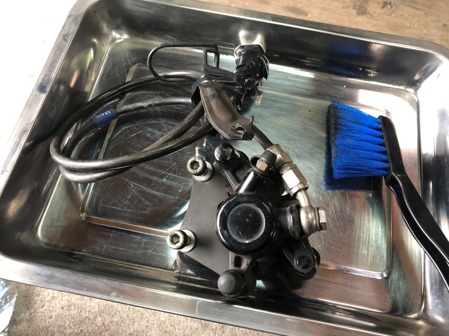 初期型グランドアクシスのレストア記録#16【キャリパーOHとホイール