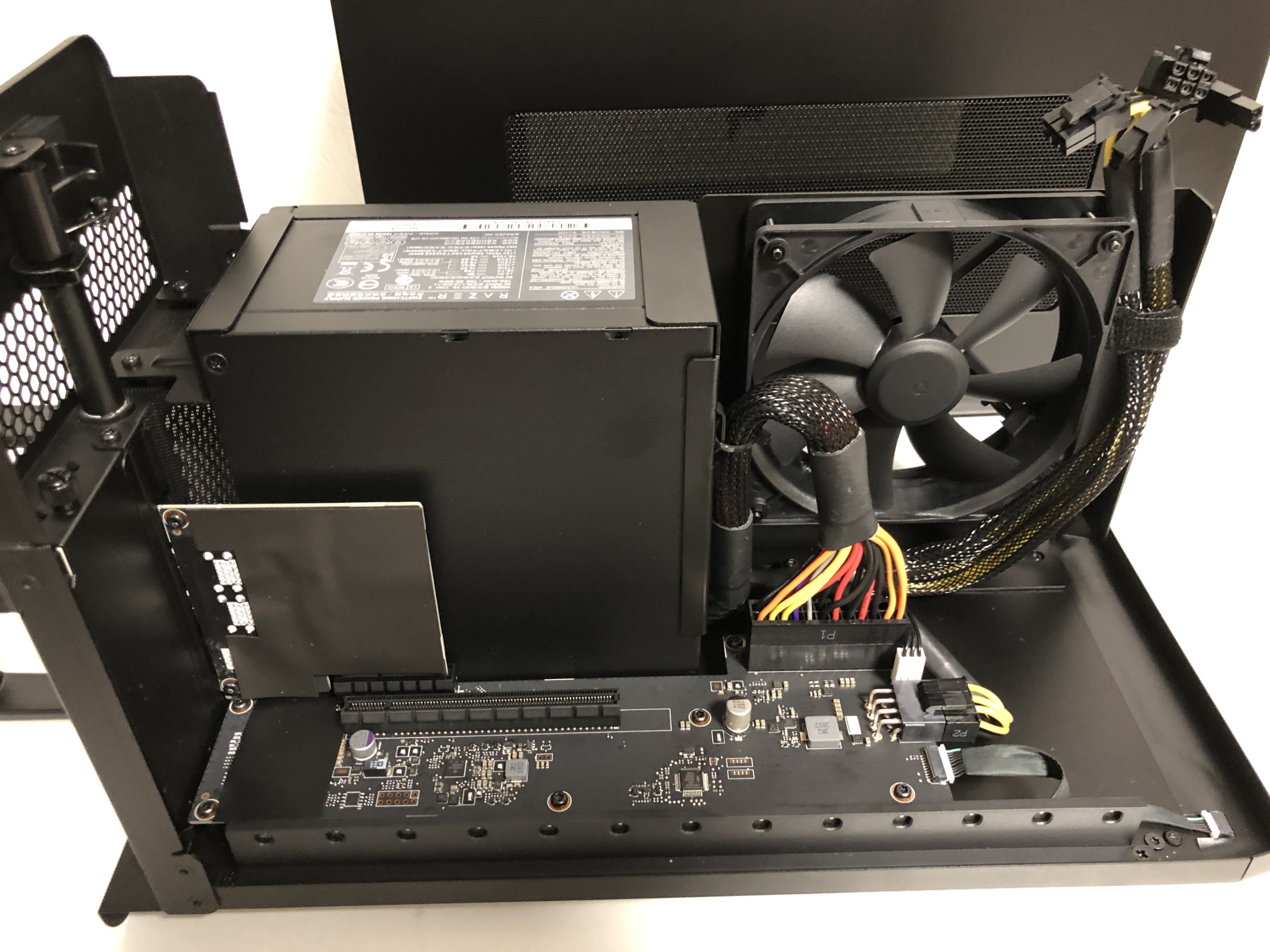 Macbook Proのグラフィックを強化してみた – RX 5700 XT Razer Core X