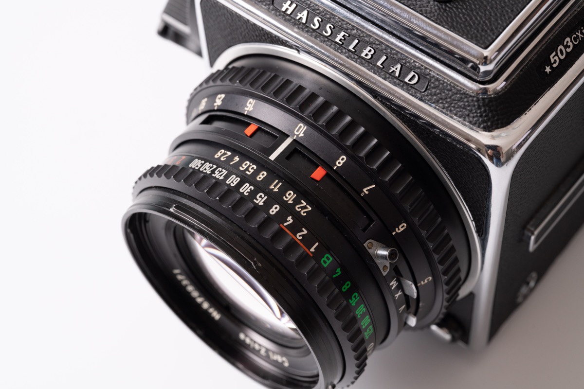 中判フィルムカメラ「Hasselblad 503CXi」を購入しました。
