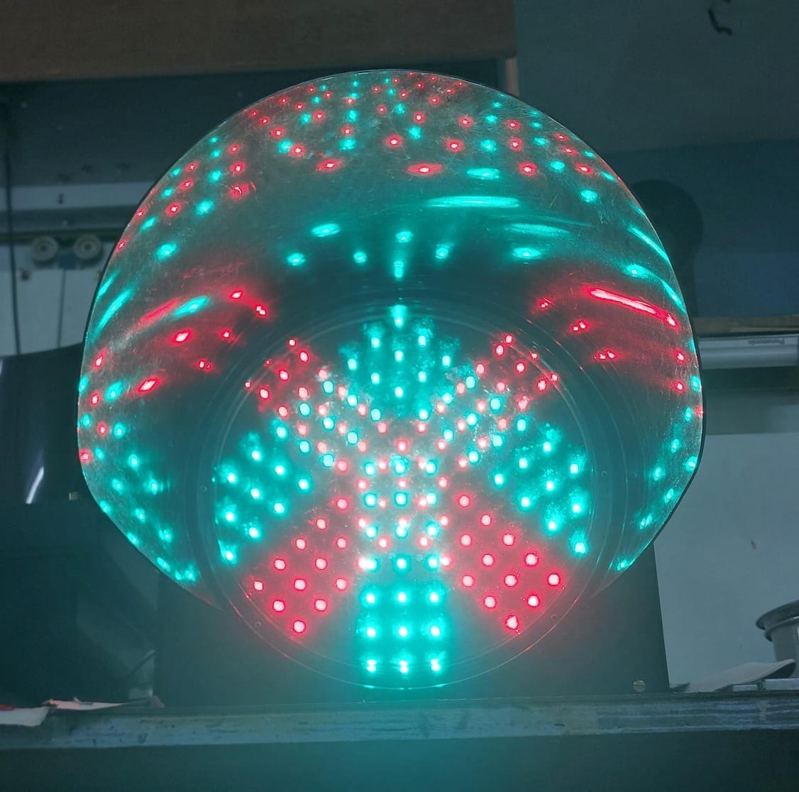 10 W Polycarbonate Red Cross & Green Arrow Traffic Light at