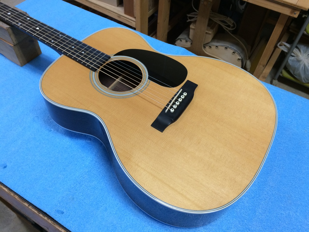 Martin D-28 1994年製サイド割れ補修跡有り
