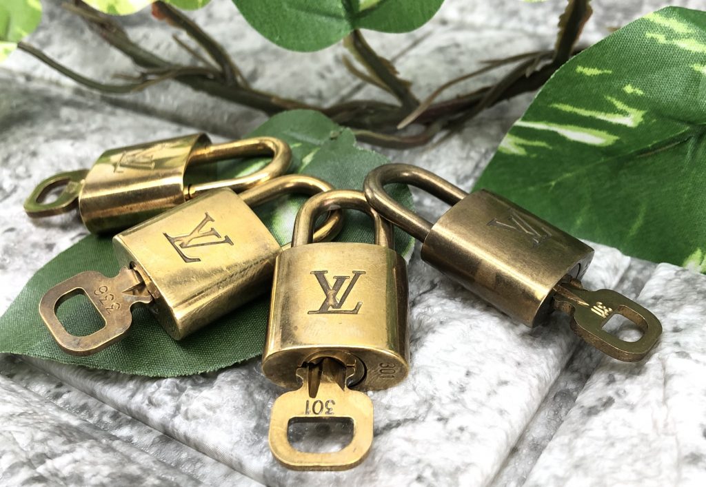 ルイヴィトンのパドロック(カデナ・南京錠)の高価買取なら | 質屋かん