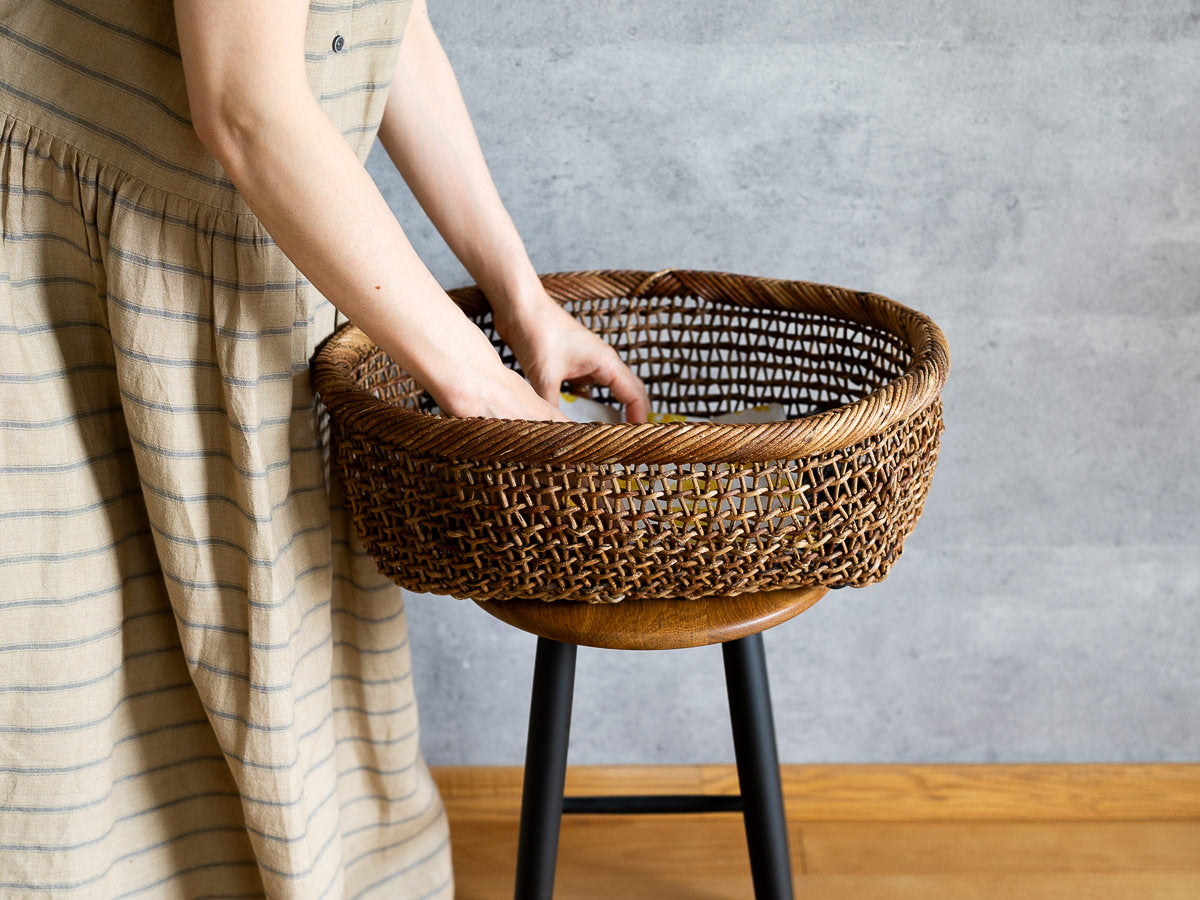 すかし編みのあけび蔓 楕円バスケット 暮らしの収納に – 市川籠店