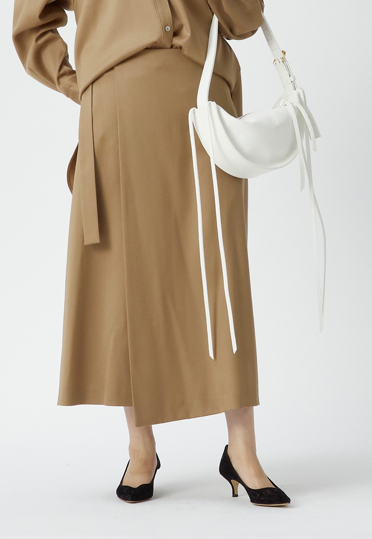 NEBULONI E. (ネブローニ)＞レースパンプス】｜1er Arrondissement