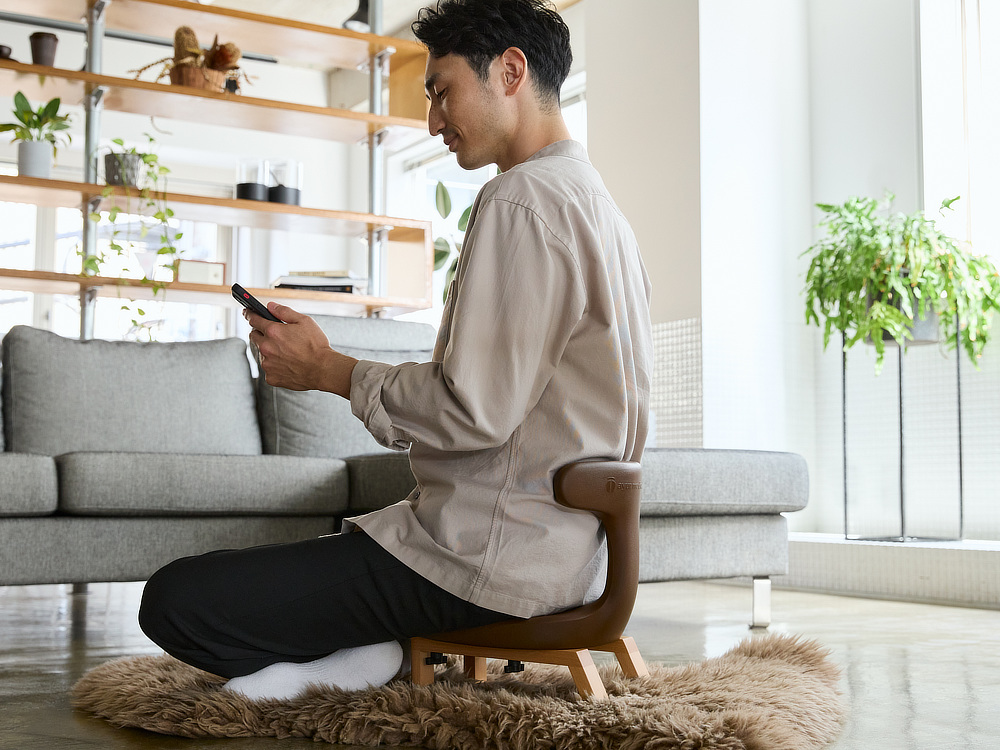 オプション／あぐらイス脚部》「メディカルシート」に取り付けて