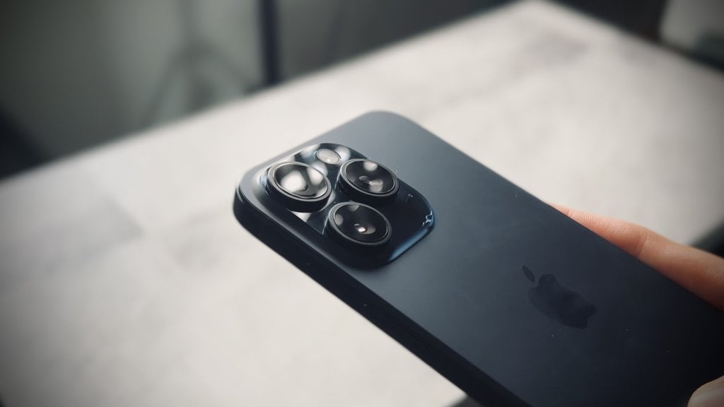 iPhone 15 Pro MAX長期レビュー｜おすすめアクセサリー＆厳選活用術2選