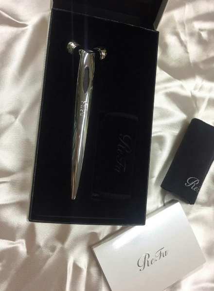 MTG ReFa S Carat massager lifting for problem areas. Model RF