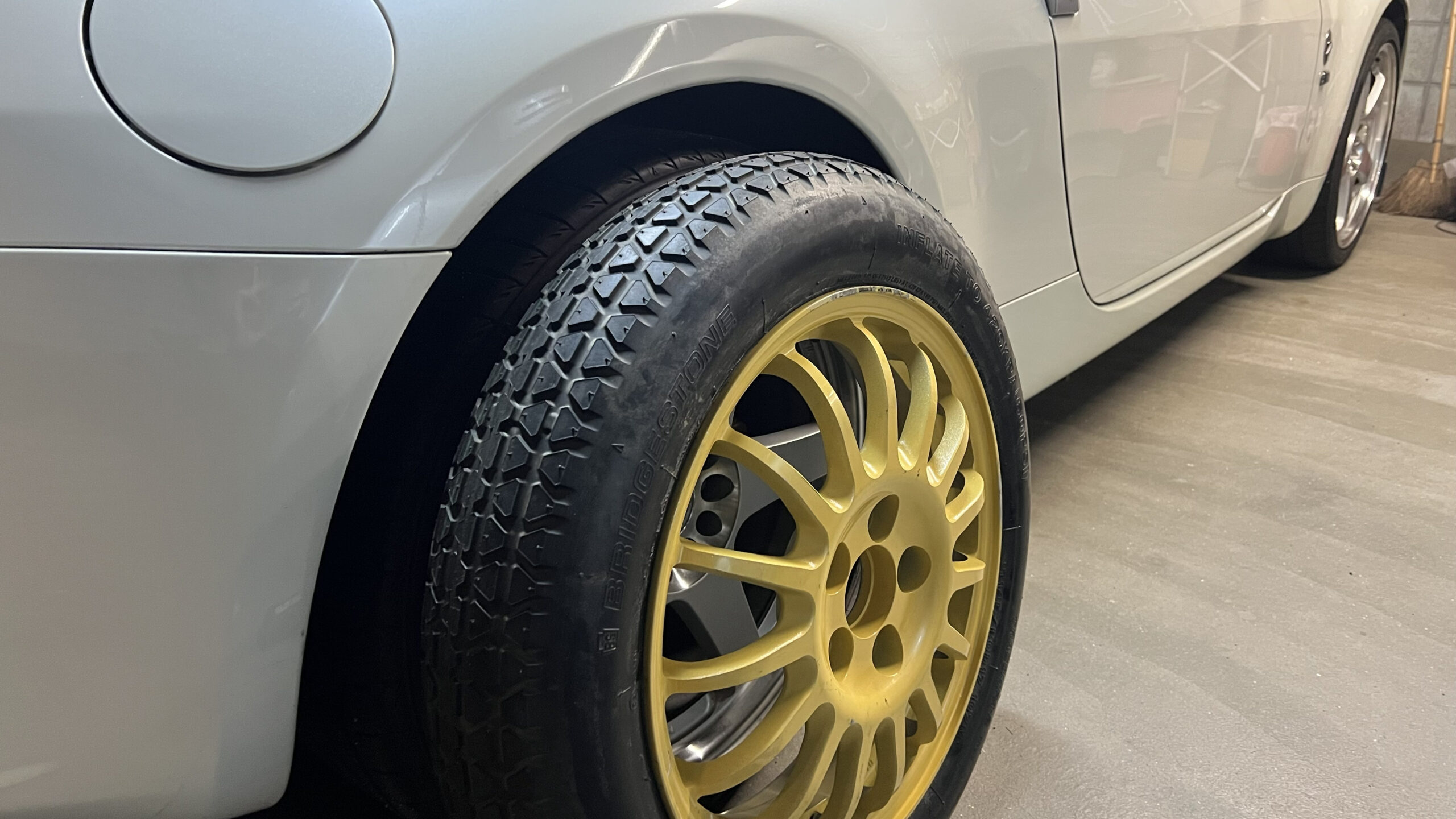 RX-7(FD)用のエンケイ製ホイールのスペアタイヤに交換して軽量化【Z33