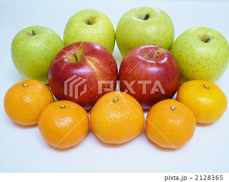 りんごとみかんの写真素材 [2128365] - PIXTA