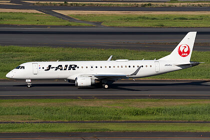 JA245J J-Air Embraer ERJ-190 | Planespotters.net