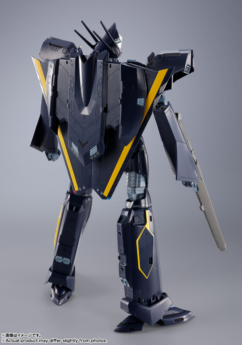 DX超合金 VF-17S ナイトメアステルスバルキリー（ガムリン木崎機