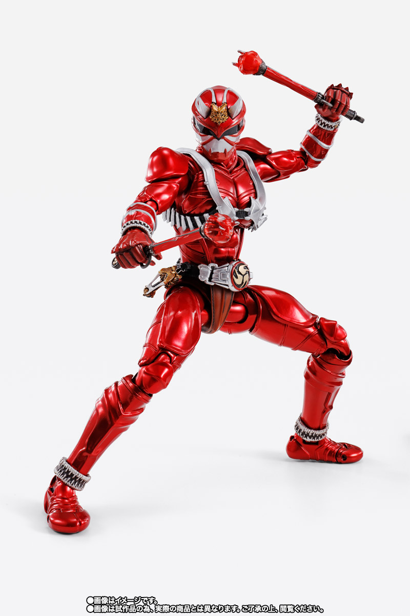 S.H.Figuarts（真骨彫製法） 仮面ライダー響鬼紅│株式会社BANDAI