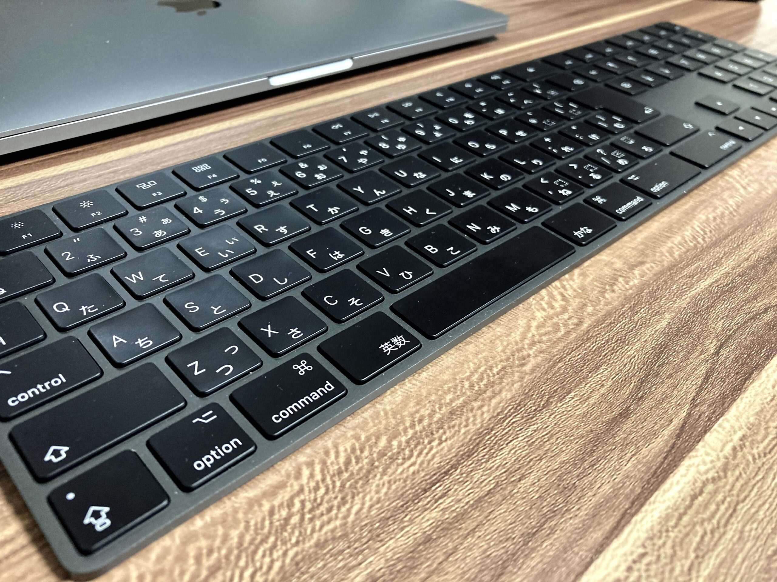 Macbookユーザーは必要なし】Magic Keyboardテンキー付きモデル