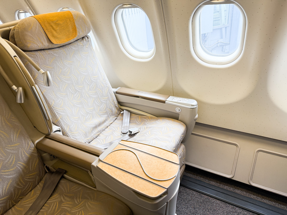 アシアナ航空ビジネスクラス搭乗ルポ！韓国ソウル行き機内食や座席を