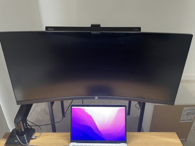 現在も愛用】ウルトラワイドモニター「HP M34d」レビュー | タカタカ旅