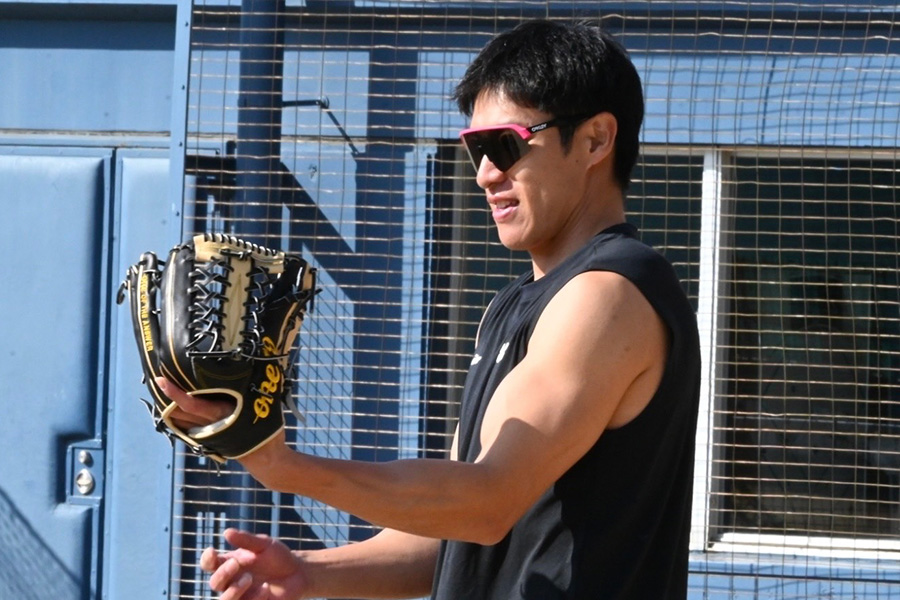 ギータが明かすこだわり 「1日でも多くこのグラブで」…提供は