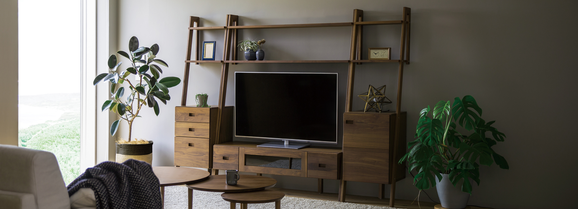 レイリア154TVボード WALNUT(W154×D41×H178.5cm)税込￥188,000 | 高野