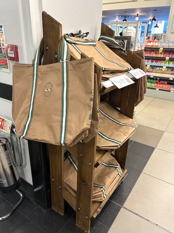 Whole Foods Market限定】Anya ユニバーサルバッグをゲット！Anyaの