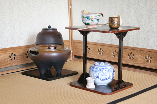 風炉先屏風（ふろさきびょうぶ）の茶道具買取なら無料査定ができる