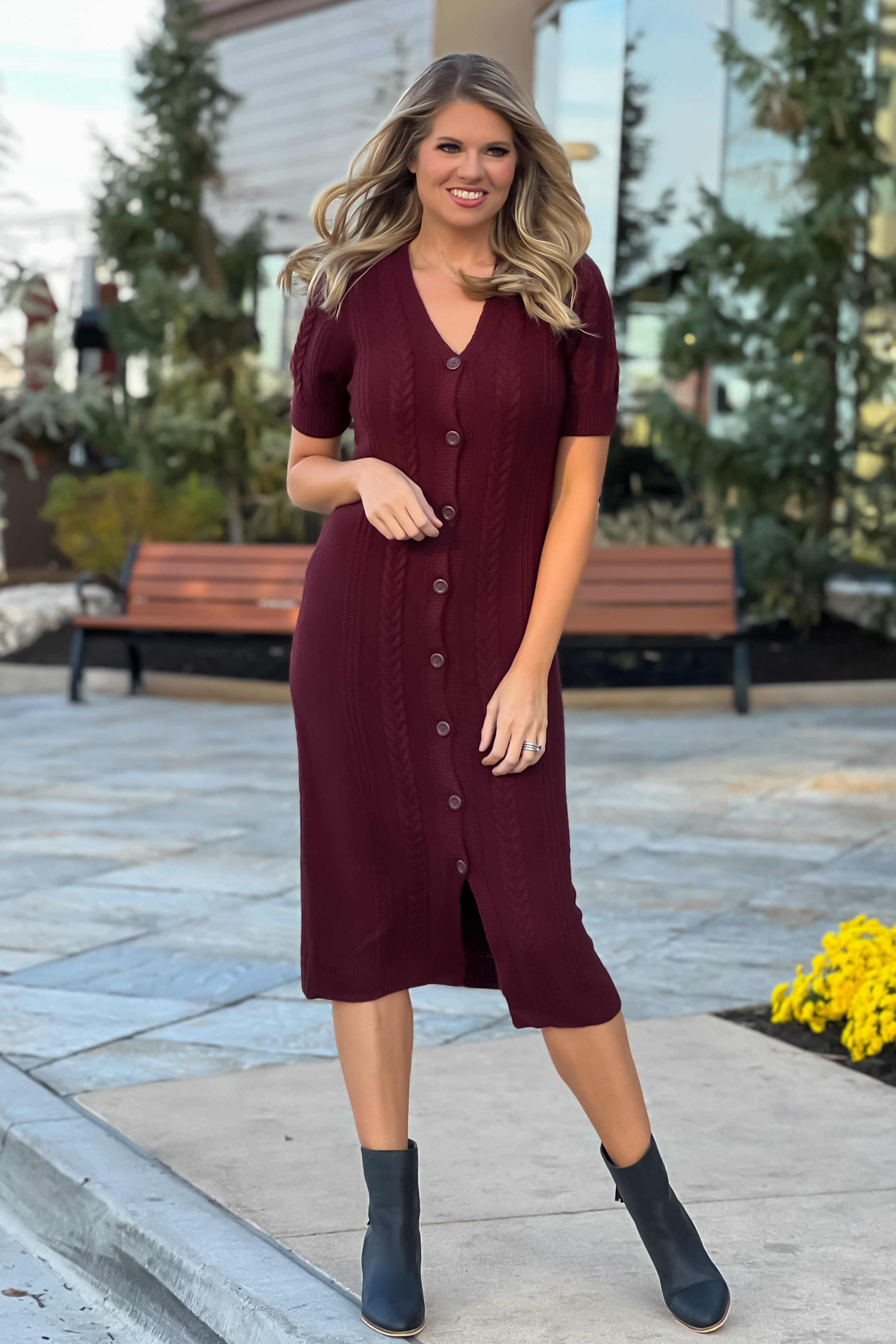Gilli Be Here Now Cable Knit Short Sleeve Sweater Dress : Wine