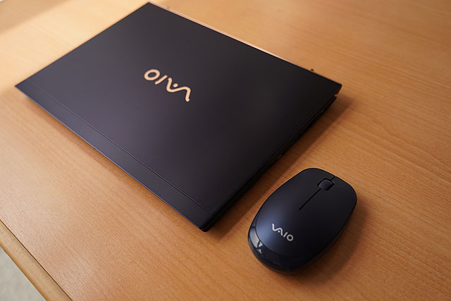 レビュー】VAIO 9周年記念モデル！？『VAIO SX12 勝色特別仕様』フォト