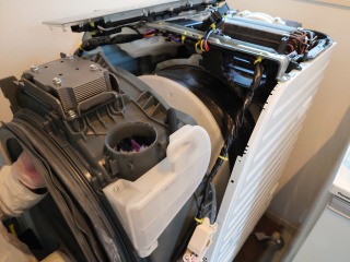 パナソニック、ドラム式洗濯機(NA-VX8800)、東京都日野市で分解清掃