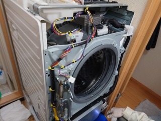 パナソニック、ドラム式洗濯機(NA-LX113A)、東京都世田谷区で分解清掃