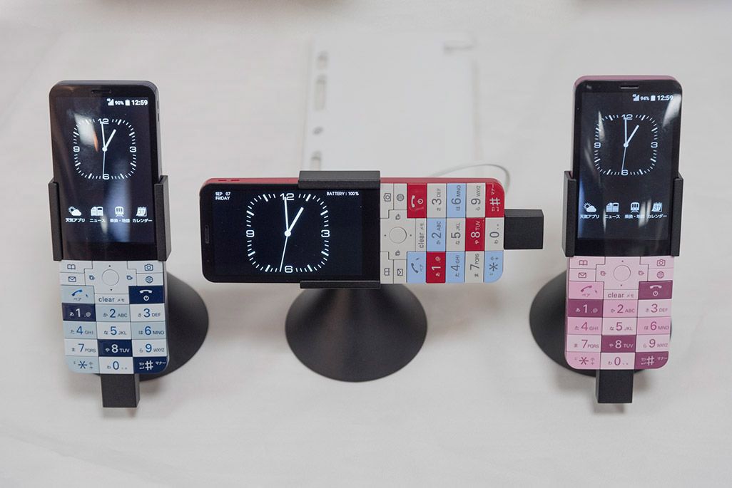 最新デザインケータイ『INFOBAR xv』 気になる機能や料金など疑問に