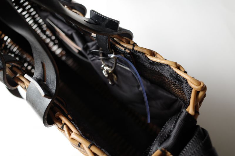 ebagos エバゴス ブライドルレザー×籐プリント入りショルダーバッグ - tity