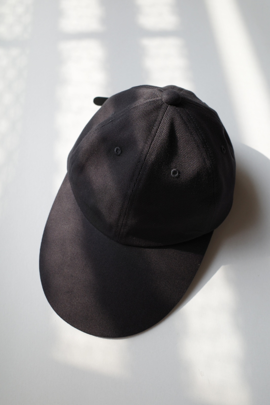 mister it. Moi-cap-misterit・black - tity