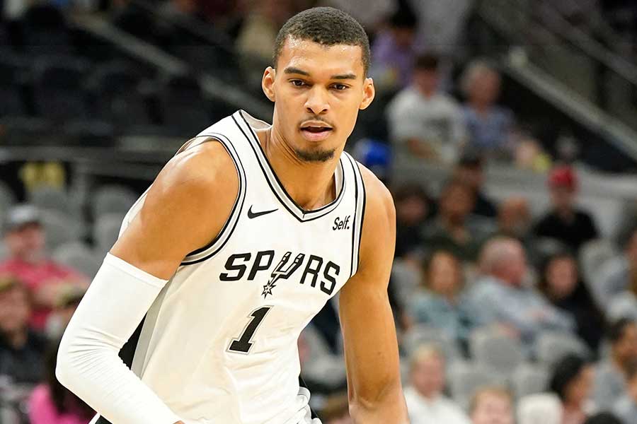 身長224cm、NBAの19歳超新星が衝撃ダブルクラッチ 米仰天「もはや