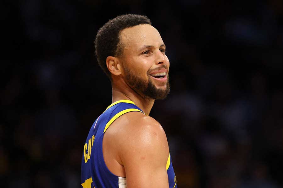 NBAスーパースターのカリーが74億円を寄付へ 慈善団体を通じて目指す