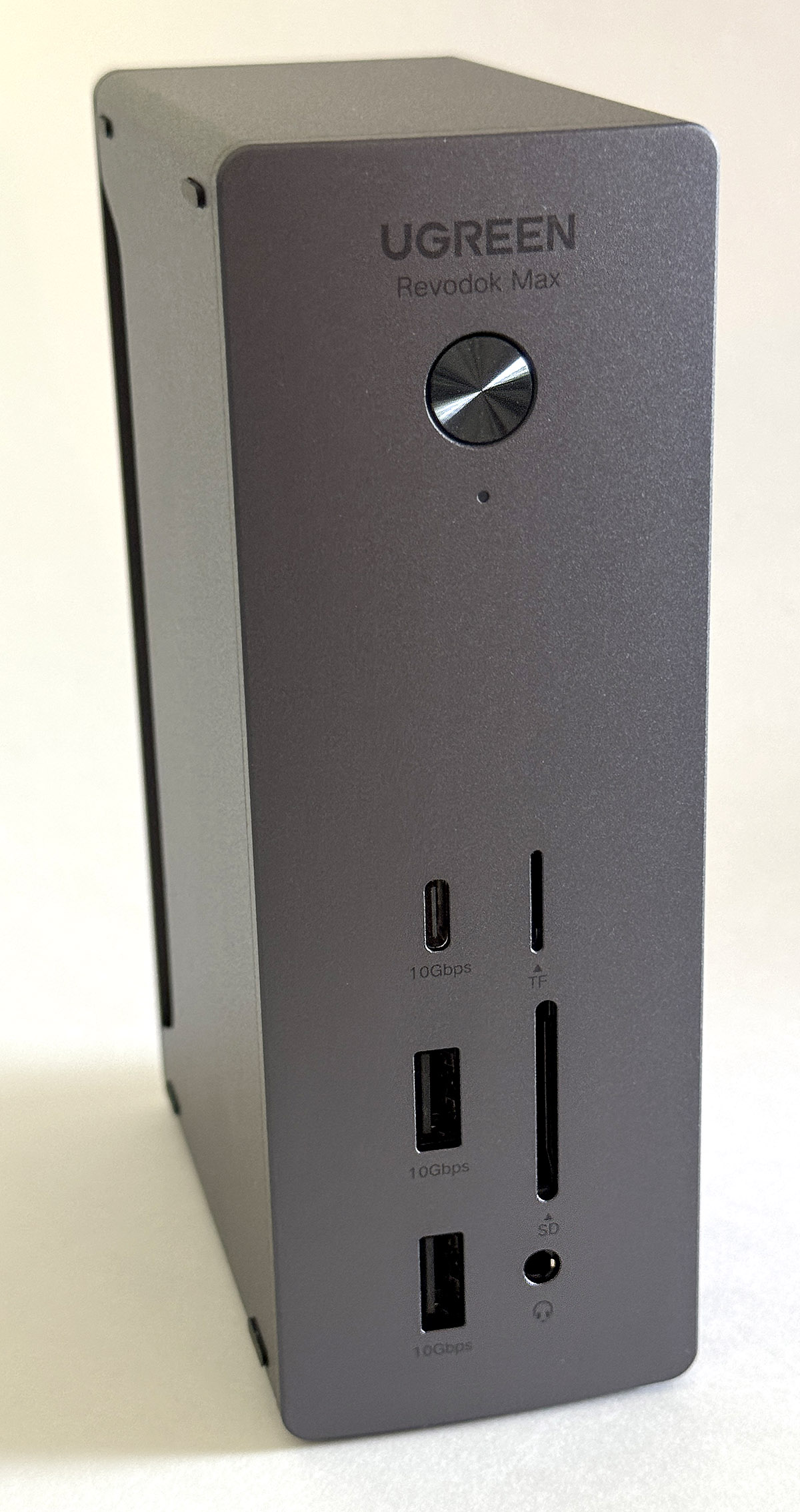 UGREEN Revodok Max 213 Thunderbolt 13-in-1 Docking Station review