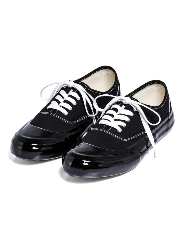 sf.0006AW25-black x red デッキシューズ The Black-and-White Realism