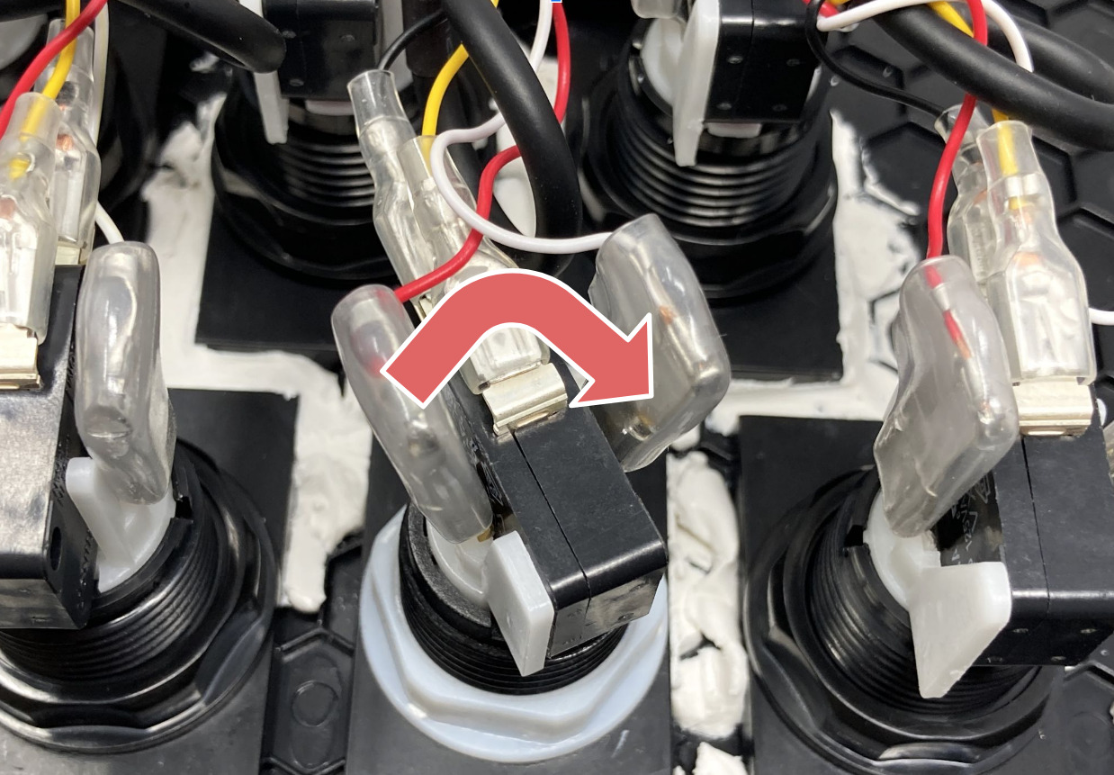 フェニワン買う前に】DAOボタンと三和ボタンの違いを解説。押し心地