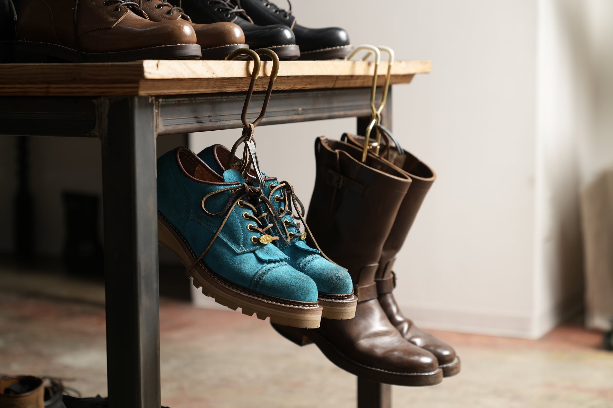 BOOTS HANGER – THE BOOTS SHOP ONLINE