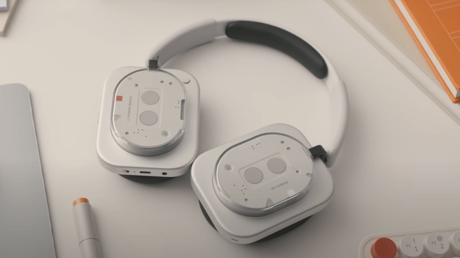 Nothing Headphone (1) boast a futuristic design!