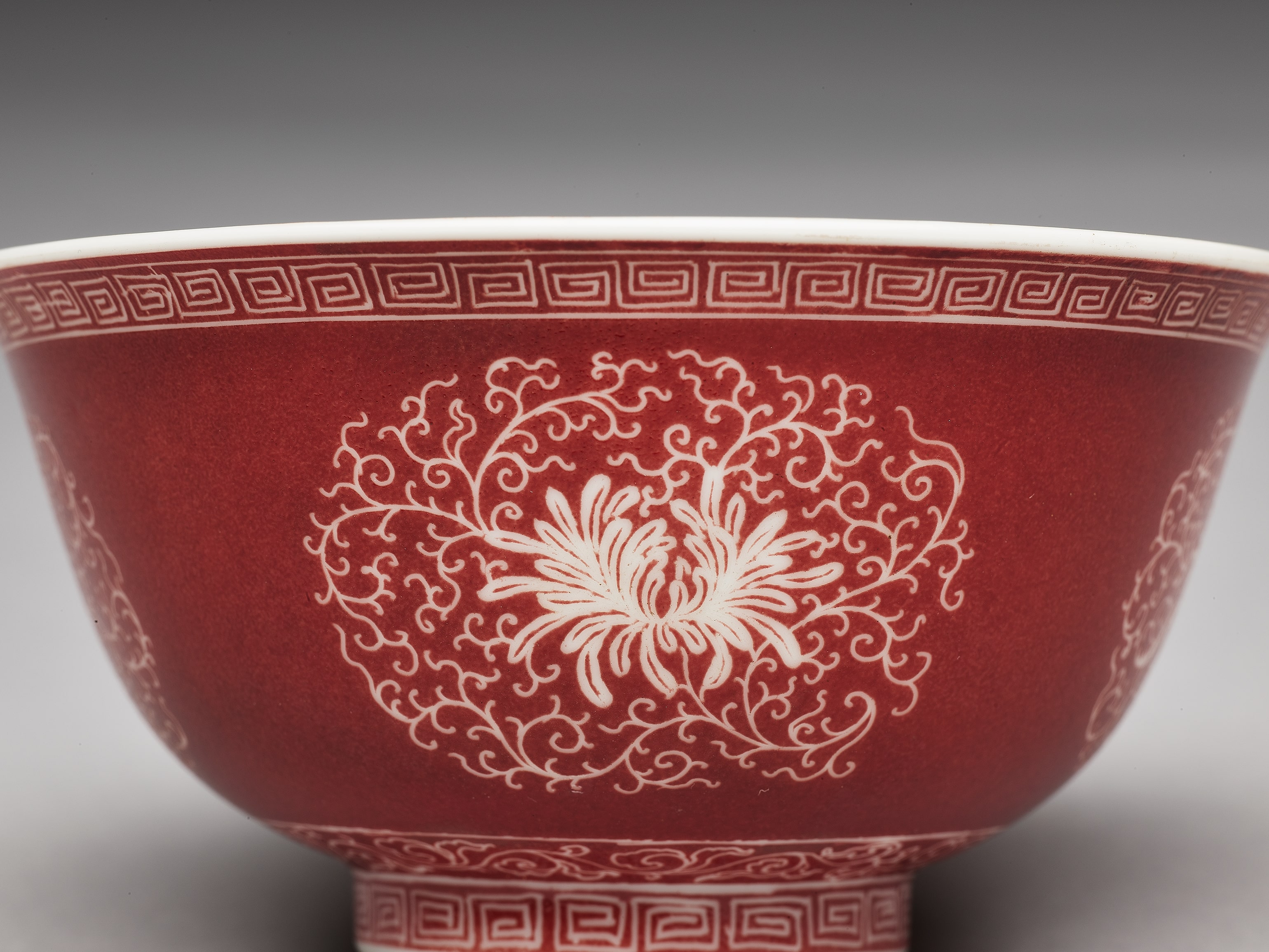 風格の物語─乾隆年製琺瑯彩磁器特別展_新しい様式と装飾