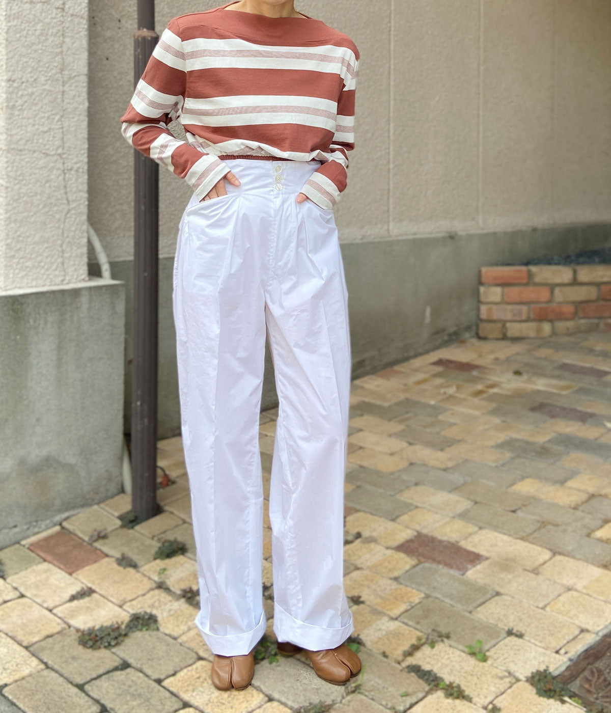 FUMIKA_UCHIDA/COATED COTTON SIDE TRIM SLACKS(WHITE)