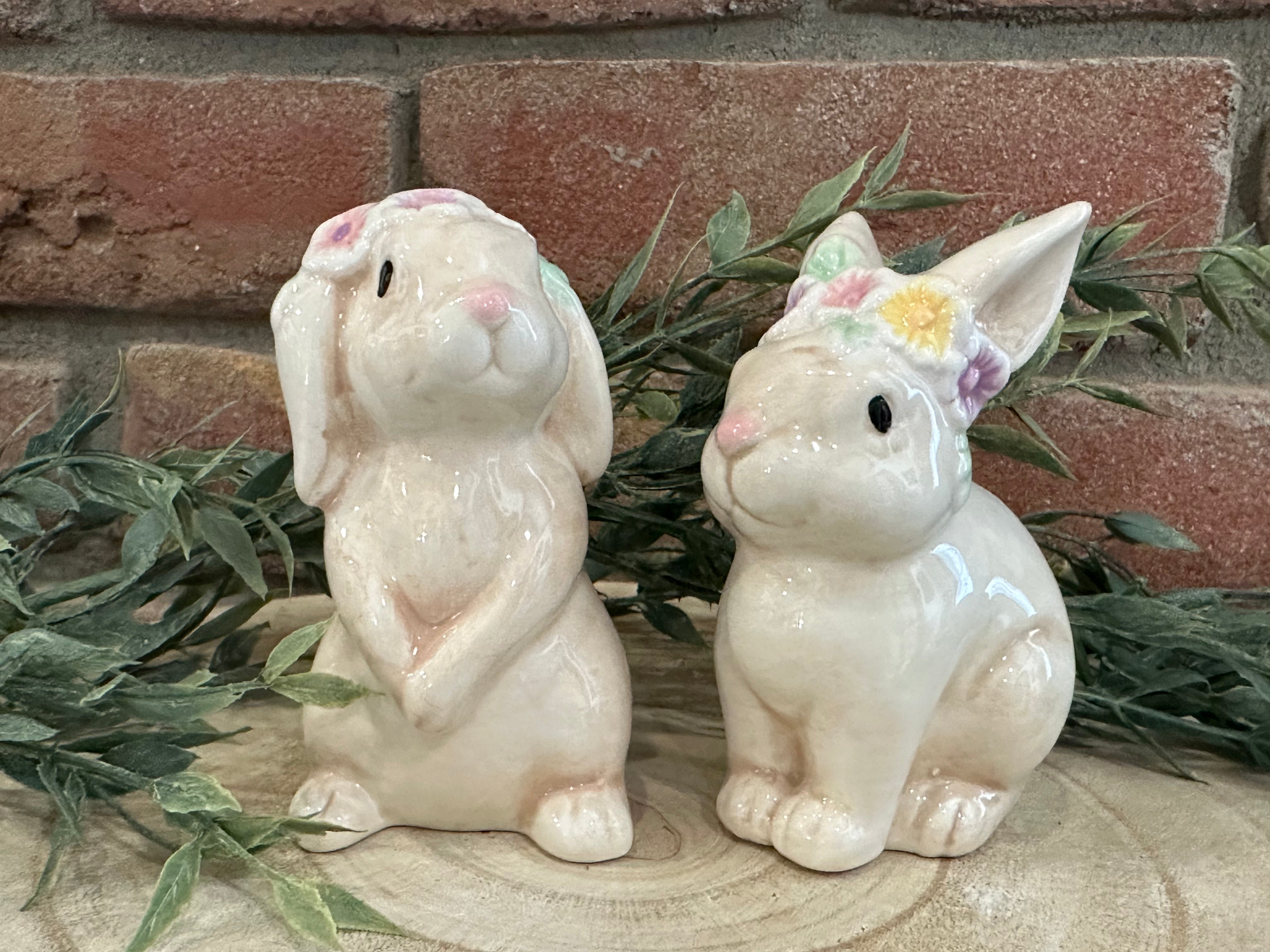 Bunny Salt & Pepper Set - the olde farmstead